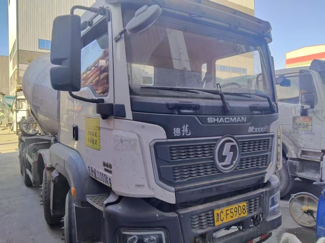 SHACMAN M3000 - Engins de chantier: photos 2 SHACMAN M3000 - Engins de chantier: photos 2