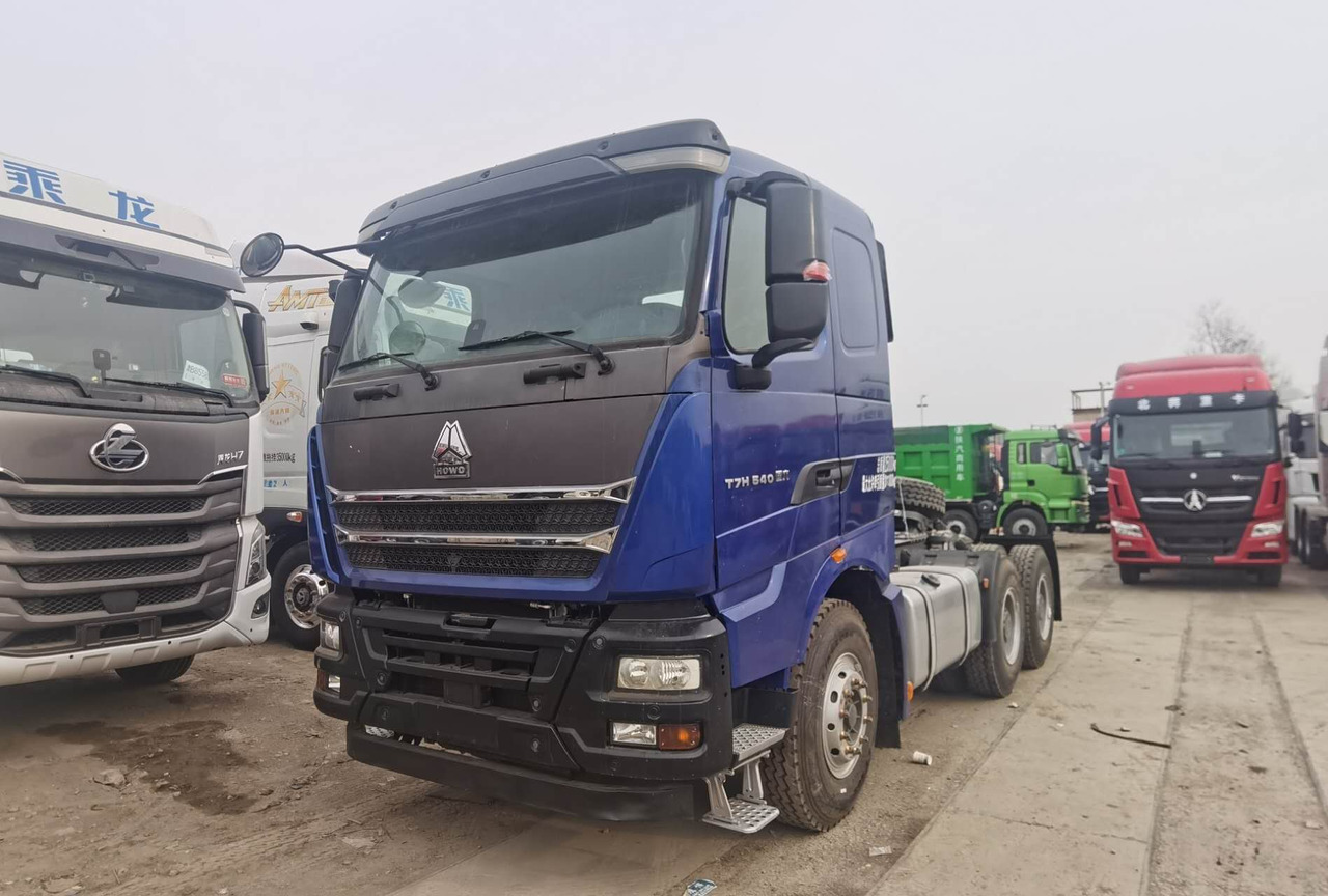 HOWO - Tracteur routier: photos 1 HOWO - Tracteur routier: photos 1