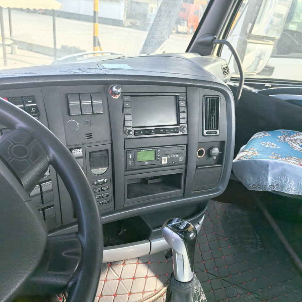 HOWO - Tracteur routier: photos 4 HOWO - Tracteur routier: photos 4