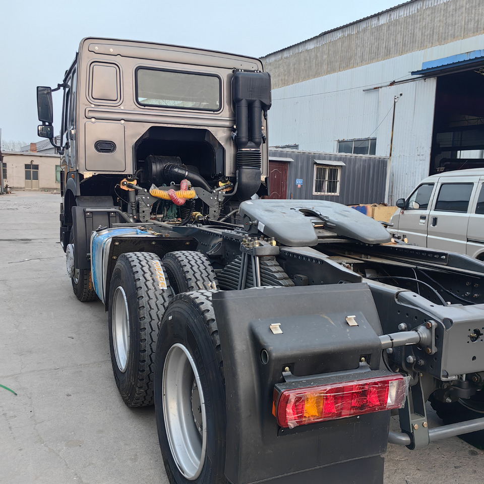 SINOTRUCK HOWO - Tracteur routier: photos 4 SINOTRUCK HOWO - Tracteur routier: photos 4