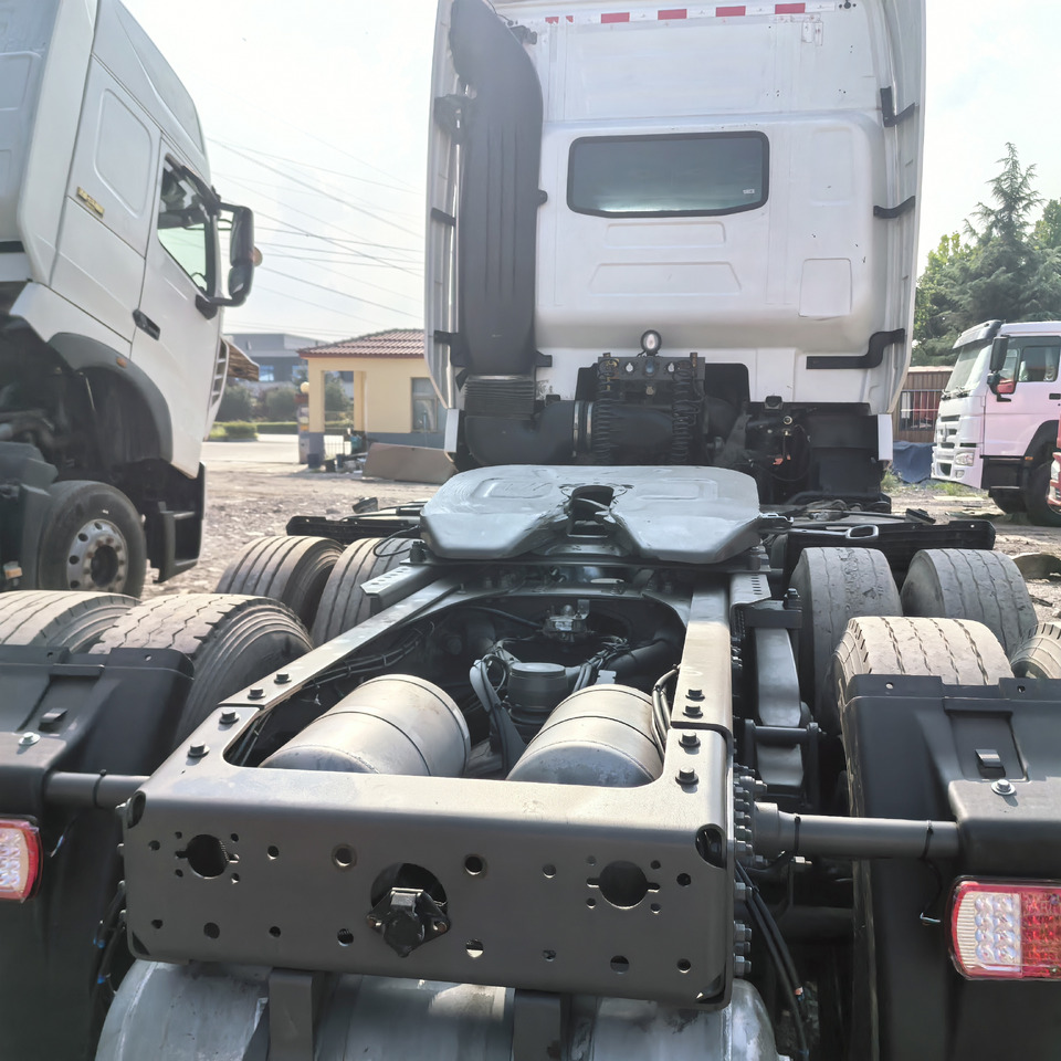 SINOTRUCK HOWO - Tracteur routier: photos 4 SINOTRUCK HOWO - Tracteur routier: photos 4
