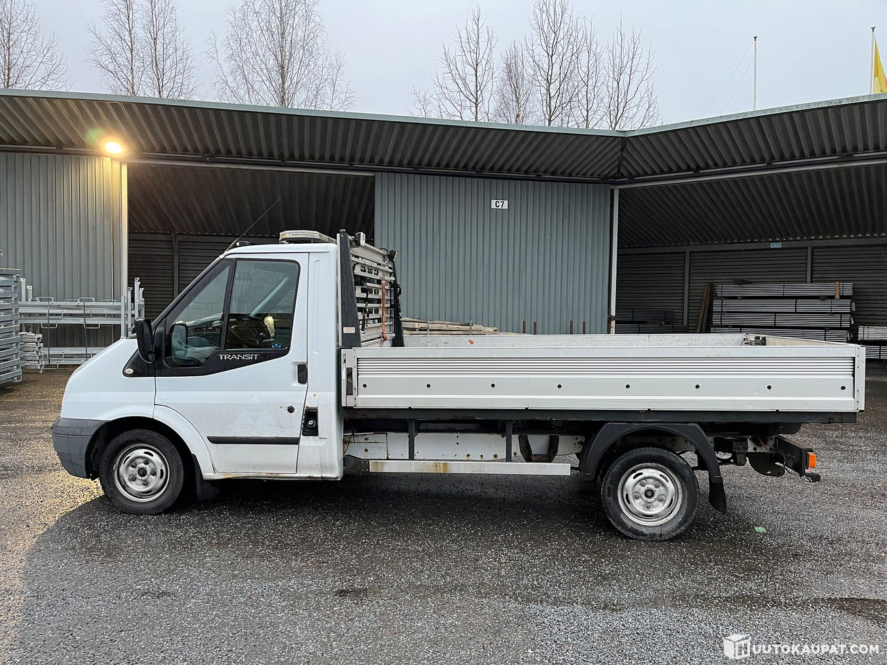 Utilitaire plateau Ford Transit flatbed, reg. year 2012, only 151,068 km, Tampere: photos 8 Utilitaire plateau Ford Transit flatbed, reg. year 2012, only 151,068 km, Tampere: photos 8