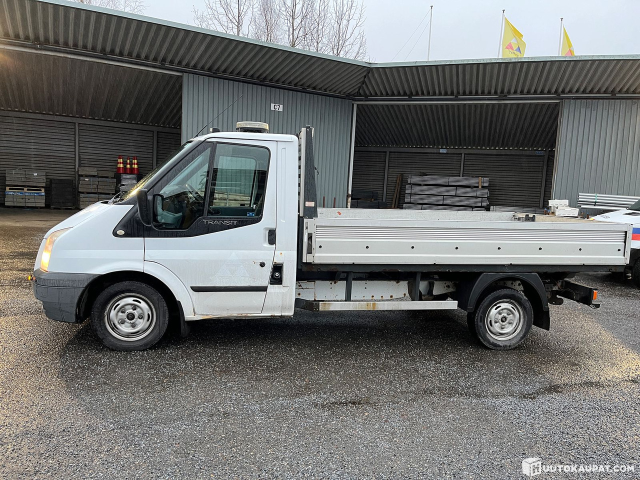 Utilitaire plateau Ford Transit flatbed, reg. year 2012, only 151,068 km, Tampere: photos 7 Utilitaire plateau Ford Transit flatbed, reg. year 2012, only 151,068 km, Tampere: photos 7