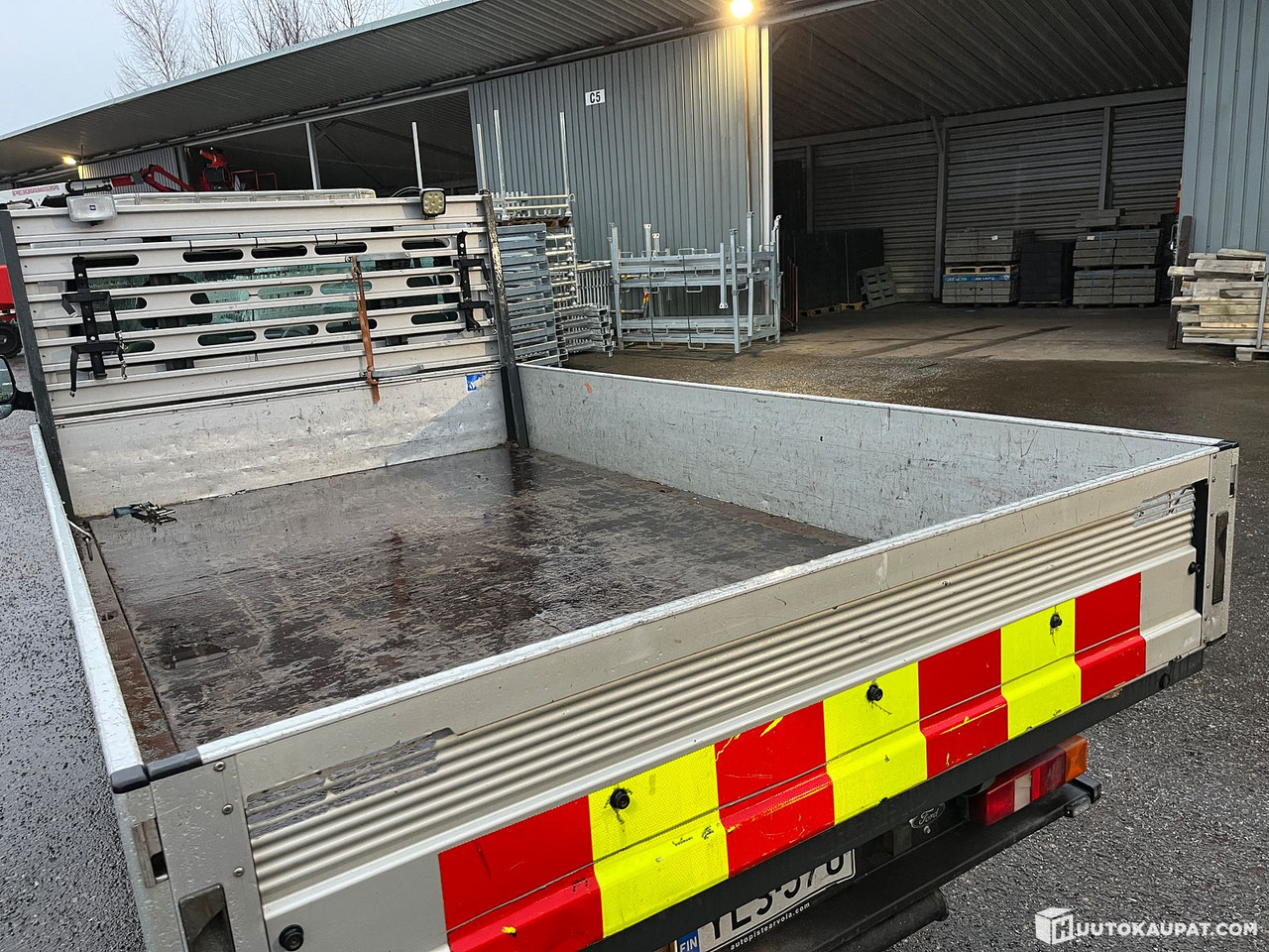 Utilitaire plateau Ford Transit flatbed, reg. year 2012, only 151,068 km, Tampere: photos 9 Utilitaire plateau Ford Transit flatbed, reg. year 2012, only 151,068 km, Tampere: photos 9