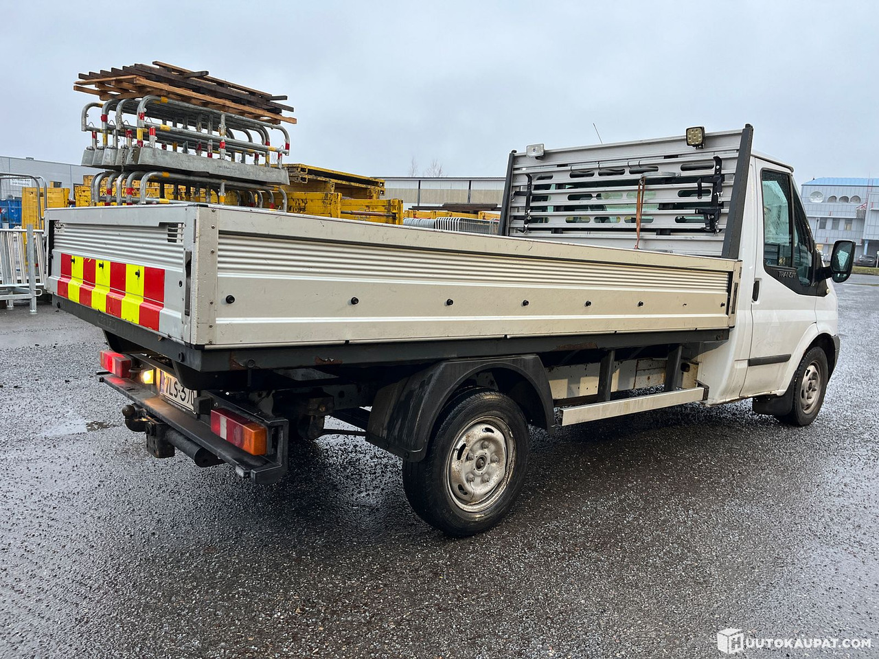 Utilitaire plateau Ford Transit flatbed, reg. year 2012, only 151,068 km, Tampere: photos 6 Utilitaire plateau Ford Transit flatbed, reg. year 2012, only 151,068 km, Tampere: photos 6