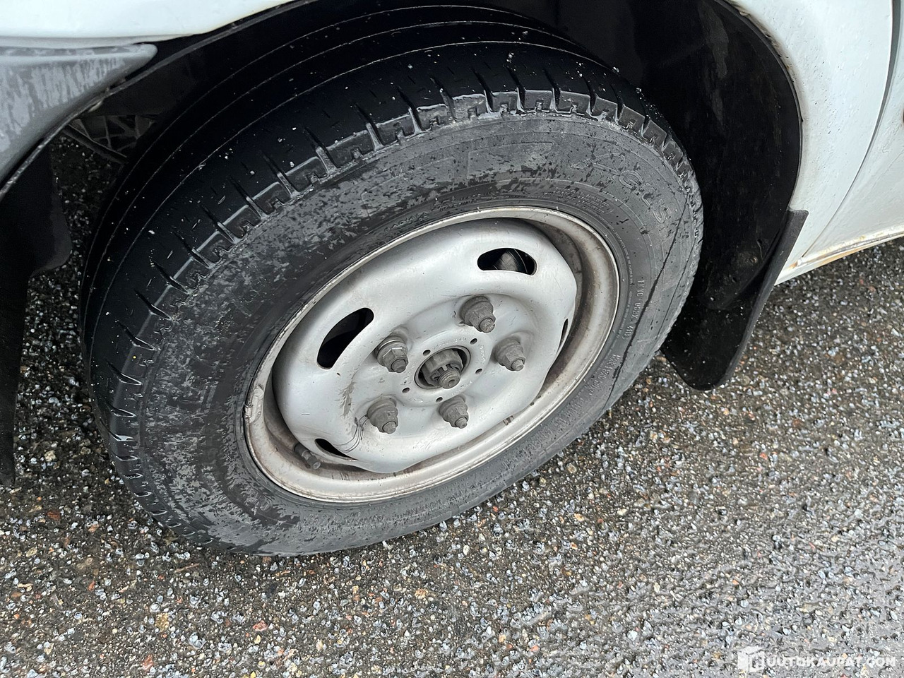 Utilitaire plateau Ford Transit flatbed, reg. year 2012, only 151,068 km, Tampere: photos 33 Utilitaire plateau Ford Transit flatbed, reg. year 2012, only 151,068 km, Tampere: photos 33