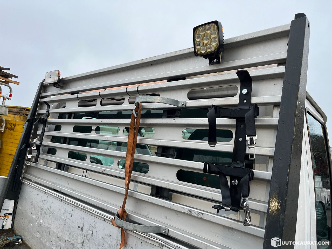 Utilitaire plateau Ford Transit flatbed, reg. year 2012, only 151,068 km, Tampere: photos 11 Utilitaire plateau Ford Transit flatbed, reg. year 2012, only 151,068 km, Tampere: photos 11