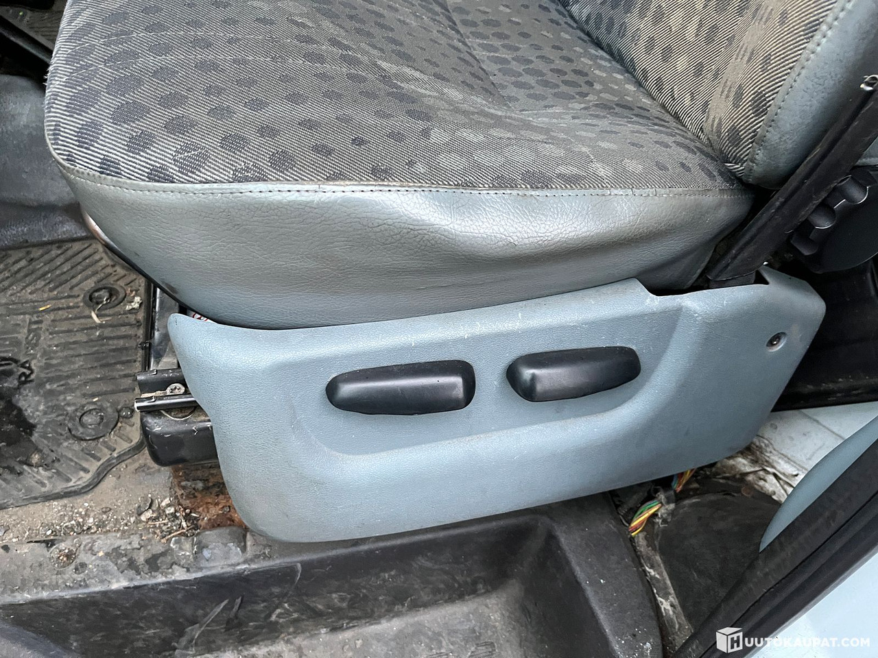 Utilitaire plateau Ford Transit flatbed, reg. year 2012, only 151,068 km, Tampere: photos 28 Utilitaire plateau Ford Transit flatbed, reg. year 2012, only 151,068 km, Tampere: photos 28