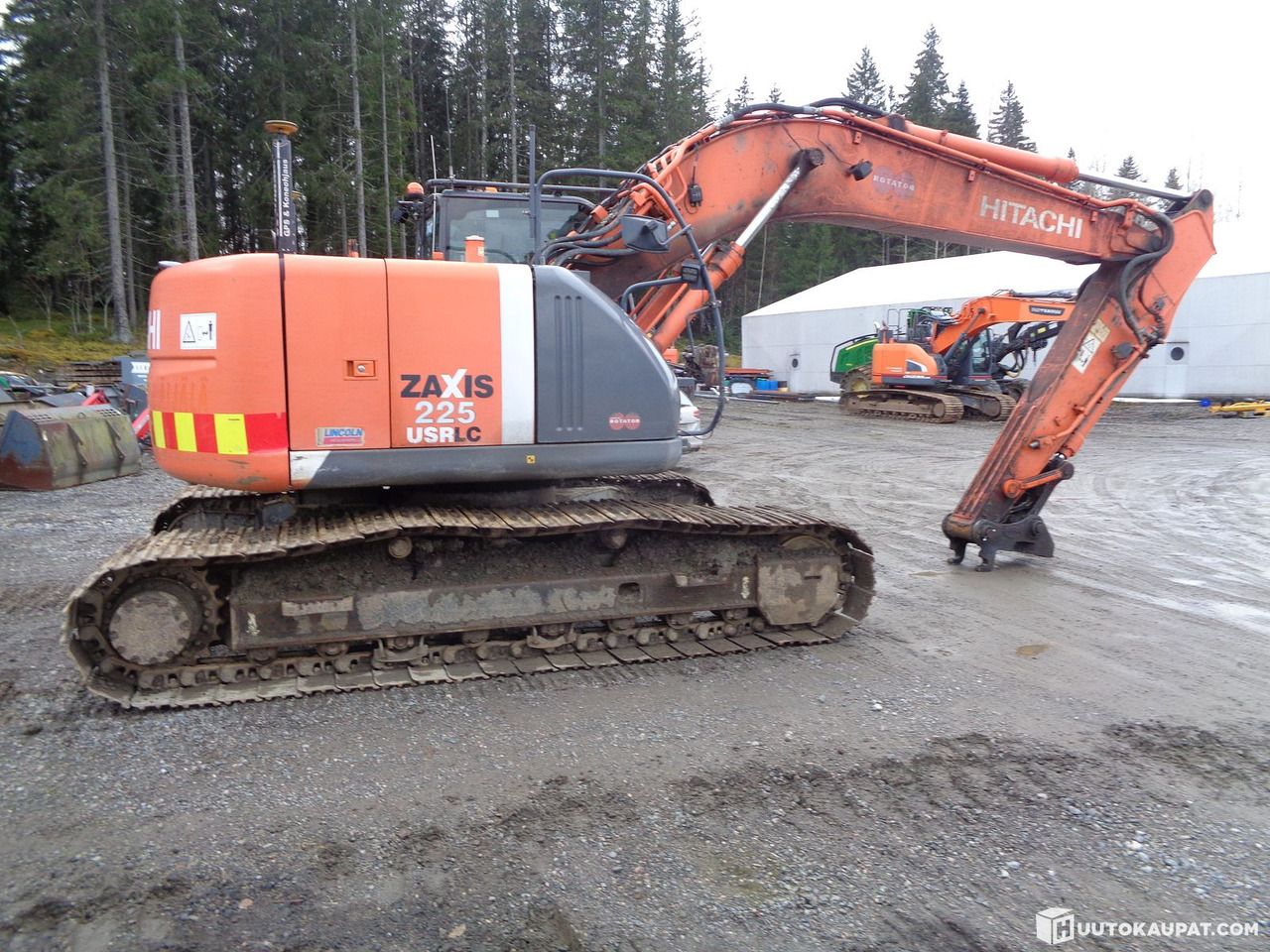 Hitachi ZX 225, 2011, Loimaa - Pelle sur chenille: photos 5 Hitachi ZX 225, 2011, Loimaa - Pelle sur chenille: photos 5