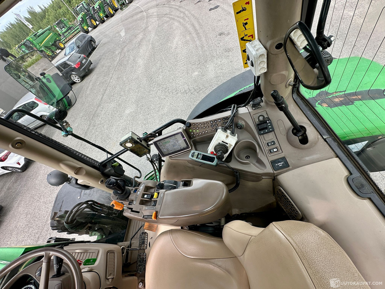 Machine agricole John Deere 6210 R AutoPower, 2013, 6.8 l, 11 400 h KATSO VARUSTEET!, Lempäälä: photos 15