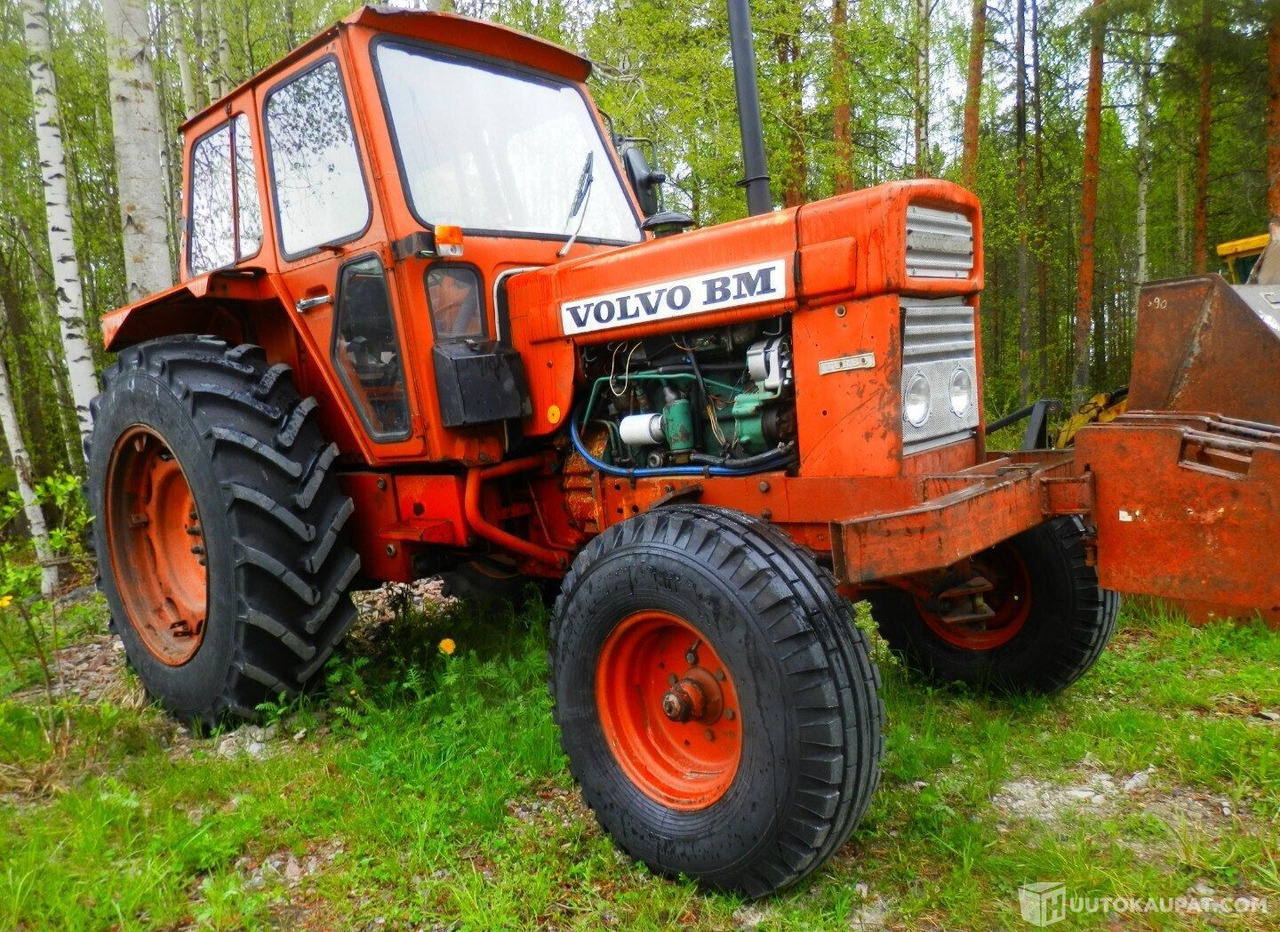 Volvo BM T 700, 1977, 4.3 l, Diesel, 6 580 h Traktori, Kurikka - Machine agricole: photos 1 Volvo BM T 700, 1977, 4.3 l, Diesel, 6 580 h Traktori, Kurikka - Machine agricole: photos 1