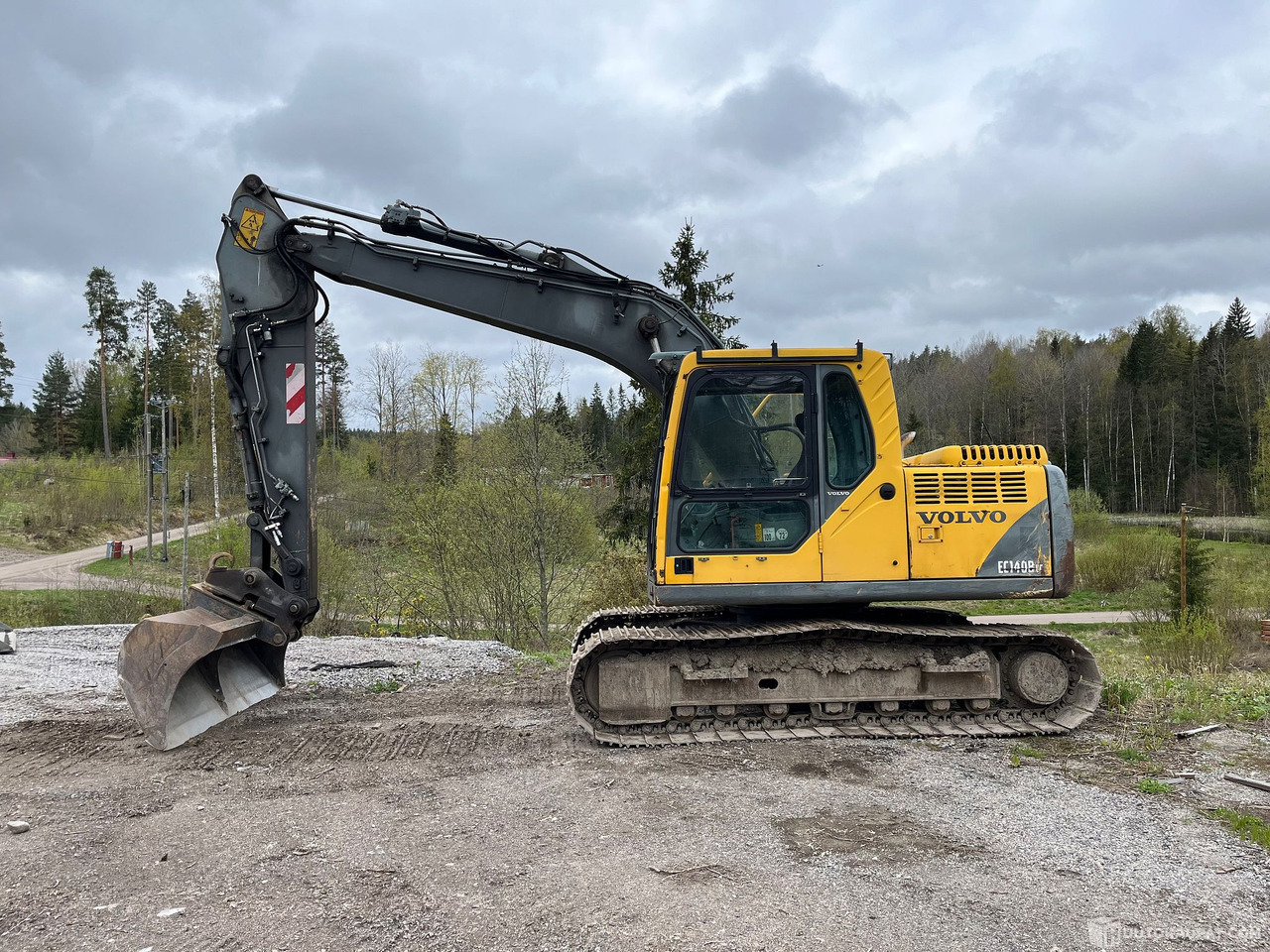 Volvo EC140B, kaivinkone, lähes uudet telat, 2002, Vihti - Pelle sur chenille: photos 1 Volvo EC140B, kaivinkone, lähes uudet telat, 2002, Vihti - Pelle sur chenille: photos 1