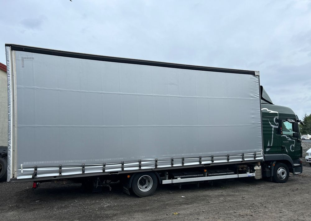 MAN TGL 12.250 GLOB UNIKAT z Niemiec BDF firanka / AUTOMAT HAK / EURO 6 / BDF 7.40 wysoki / MICHELIN 80% - Camion à rideaux coulissants: photos 2 MAN TGL 12.250 GLOB UNIKAT z Niemiec BDF firanka / AUTOMAT HAK / EURO 6 / BDF 7.40 wysoki / MICHELIN 80% - Camion à rideaux coulissants: photos 2