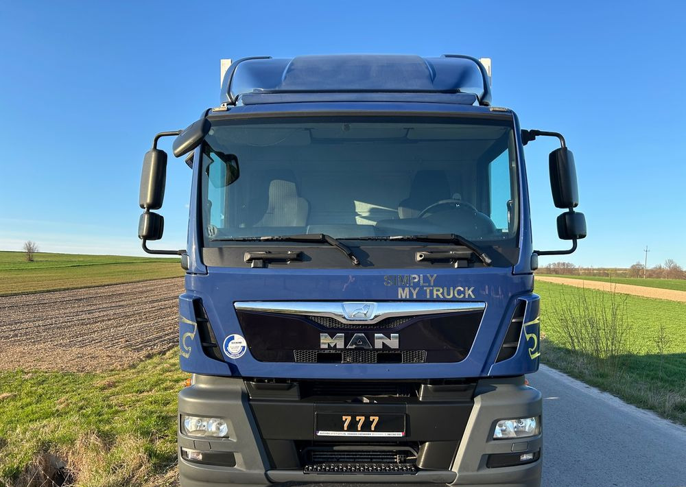 MAN TGM 18.250 Carrier 1950 D/E z Holandii / TOP STAN / 7.44m / 18 palet / winda + drzwi + drzwi boczne / OKAZJA - Camion frigorifique: photos 2 MAN TGM 18.250 Carrier 1950 D/E z Holandii / TOP STAN / 7.44m / 18 palet / winda + drzwi + drzwi boczne / OKAZJA - Camion frigorifique: photos 2