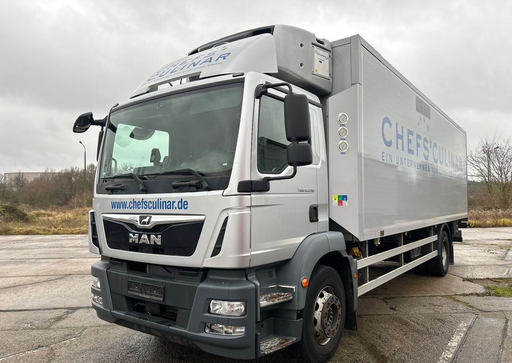 MAN TGM 18.290 2017 Supra 1250 mt z Niemiec / winda Klima webasto Michelin / OKAZJA Carrier TOP — crédit-bail MAN TGM 18.290 2017 Supra 1250 mt z Niemiec / winda Klima webasto Michelin / OKAZJA Carrier TOP: photos 12 MAN TGM 18.290 2017 Supra 1250 mt z Niemiec / winda Klima webasto Michelin / OKAZJA Carrier TOP — crédit-bail MAN TGM 18.290 2017 Supra 1250 mt z Niemiec / winda Klima webasto Michelin / OKAZJA Carrier TOP: photos 12