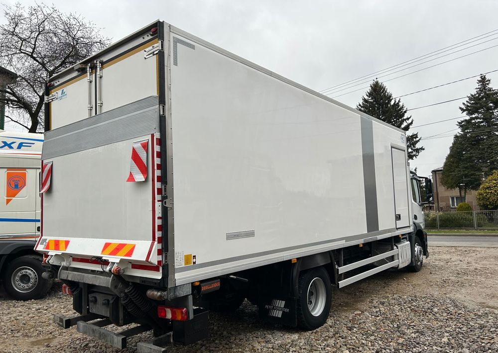 Mercedes-Benz Antos 1824 CARRIER SUPRA 1150 DRZWI + winda i drzwi boczne / 7.7m / z Holandii / KLIMA LEKKI / Axor man Tgm T1000-R THERMO King - Camion frigorifique: photos 4 Mercedes-Benz Antos 1824 CARRIER SUPRA 1150 DRZWI + winda i drzwi boczne / 7.7m / z Holandii / KLIMA LEKKI / Axor man Tgm T1000-R THERMO King - Camion frigorifique: photos 4