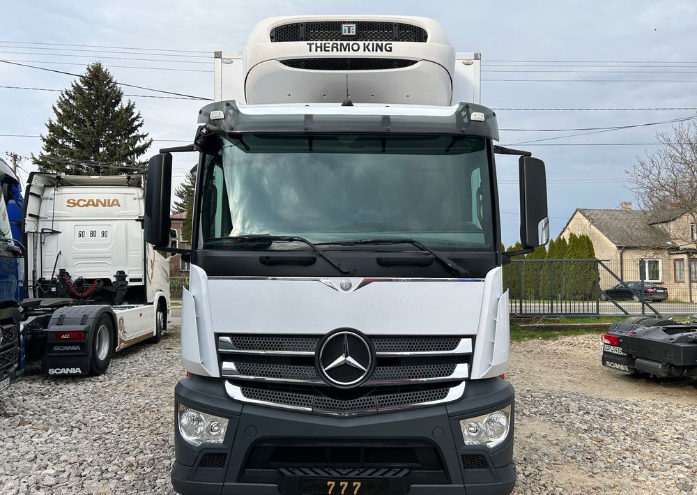 Mercedes-Benz Antos 1824 THERMO King DRZWI + winda + 2x drzwi boczne / 8.3m / z Holandii / KLIMA LEKKI / Axor man Tgm T1000-R - Camion frigorifique: photos 4 Mercedes-Benz Antos 1824 THERMO King DRZWI + winda + 2x drzwi boczne / 8.3m / z Holandii / KLIMA LEKKI / Axor man Tgm T1000-R - Camion frigorifique: photos 4