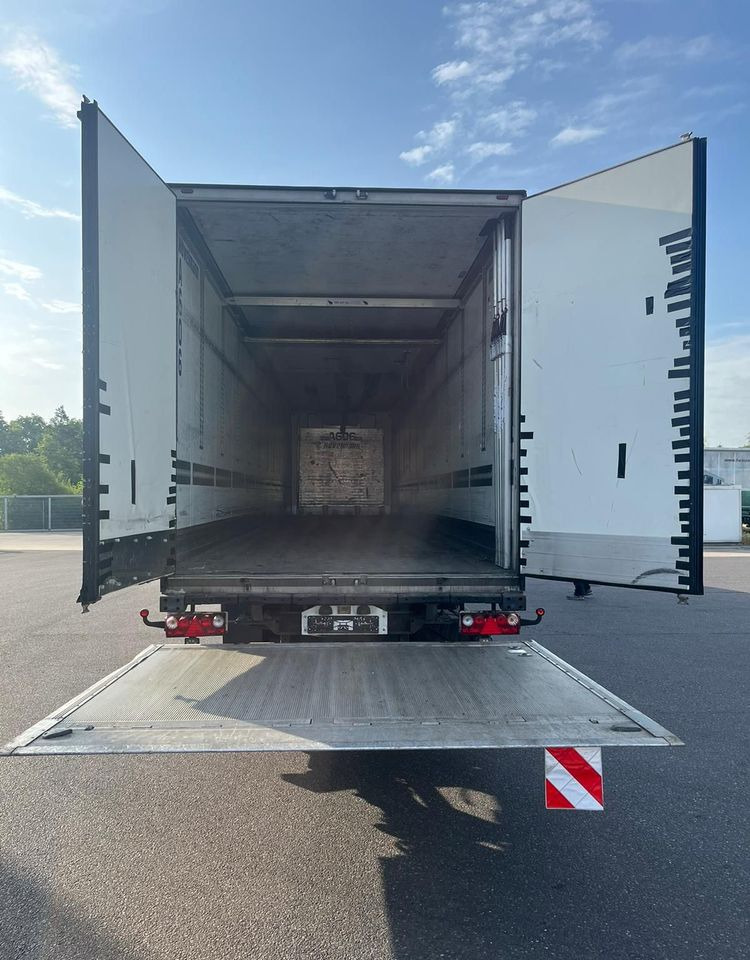 Schmitz Cargobull CARRIER MAXIMA 1300 / WINDA / DOPPEL STOCK / ŚCIANA GRODZIOWA / BELKI / PODNOSZONA OŚ / z Niemiec / TOP STAN 2011/ CARRIER CHŁODNIA CHLODNIA LODÓWKA PODWÓJNY ZAŁADUNEK PIĘTROWA - Semi-remorque frigorifique: photos 4 Schmitz Cargobull CARRIER MAXIMA 1300 / WINDA / DOPPEL STOCK / ŚCIANA GRODZIOWA / BELKI / PODNOSZONA OŚ / z Niemiec / TOP STAN 2011/ CARRIER CHŁODNIA CHLODNIA LODÓWKA PODWÓJNY ZAŁADUNEK PIĘTROWA - Semi-remorque frigorifique: photos 4