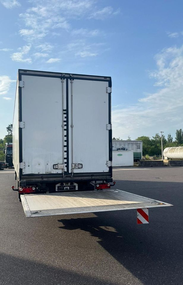 Schmitz Cargobull CARRIER MAXIMA 1300 / WINDA / DOPPEL STOCK / ŚCIANA GRODZIOWA / BELKI / PODNOSZONA OŚ / z Niemiec / TOP STAN 2011/ CARRIER CHŁODNIA CHLODNIA LODÓWKA PODWÓJNY ZAŁADUNEK PIĘTROWA - Semi-remorque frigorifique: photos 5 Schmitz Cargobull CARRIER MAXIMA 1300 / WINDA / DOPPEL STOCK / ŚCIANA GRODZIOWA / BELKI / PODNOSZONA OŚ / z Niemiec / TOP STAN 2011/ CARRIER CHŁODNIA CHLODNIA LODÓWKA PODWÓJNY ZAŁADUNEK PIĘTROWA - Semi-remorque frigorifique: photos 5