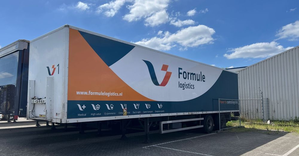 Wielton 2 osiowa NAUKA JAZDY 2 osie z Holandii dwu dwuosiowa dwie osie 2osiowa 2osie - Semi-remorque fourgon: photos 1 Wielton 2 osiowa NAUKA JAZDY 2 osie z Holandii dwu dwuosiowa dwie osie 2osiowa 2osie - Semi-remorque fourgon: photos 1