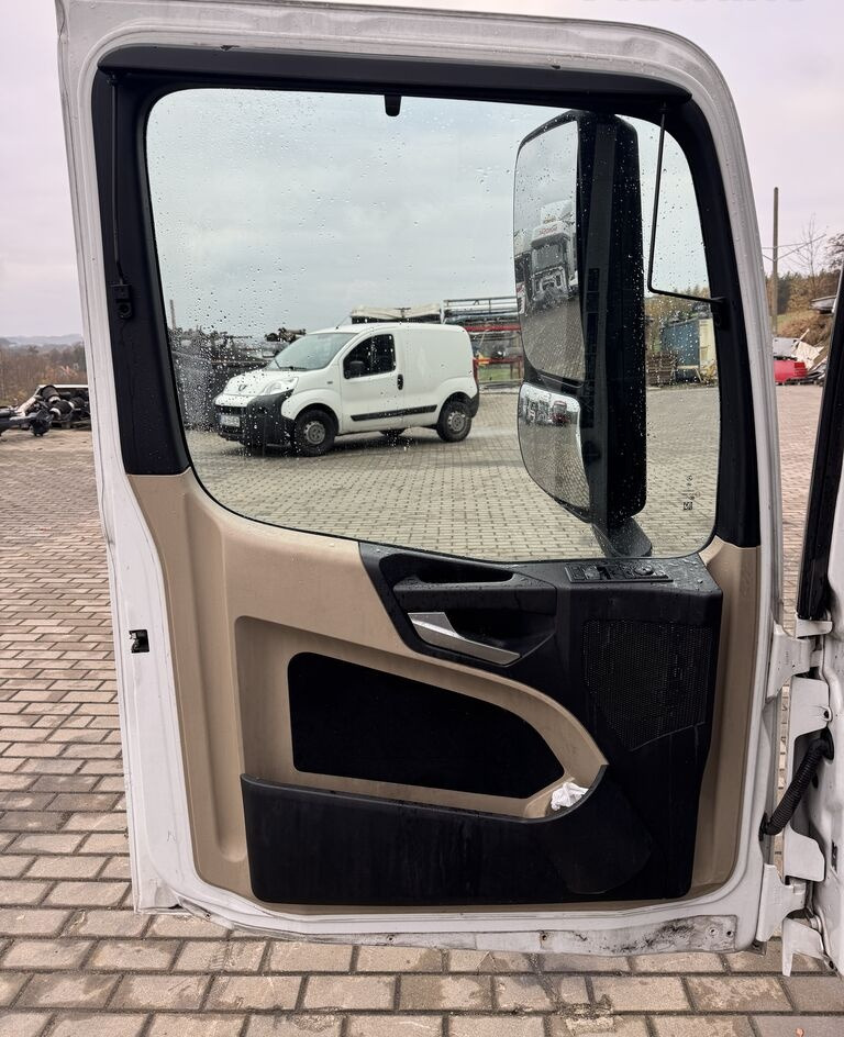 Mercedes-Benz ACTROS MP 4 LEWE truck - Portière et pièces pour Camion: photos 3 Mercedes-Benz ACTROS MP 4 LEWE truck - Portière et pièces pour Camion: photos 3