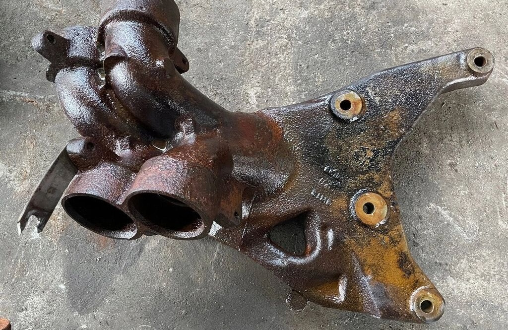 Scania R 730 V8 1906965 Scania R 730 V8 1906965 truck - Collecteur d'échappement pour Camion: photos 4 Scania R 730 V8 1906965 Scania R 730 V8 1906965 truck - Collecteur d'échappement pour Camion: photos 4