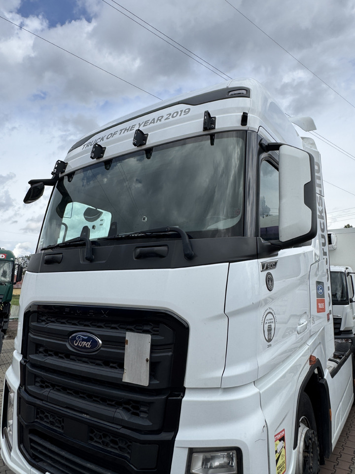 FORD F-MAX TRUCKS 500 - Cabine: photos 3 FORD F-MAX TRUCKS 500 - Cabine: photos 3