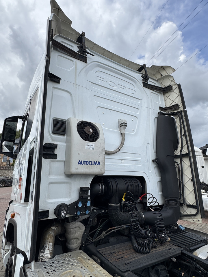 FORD F-MAX TRUCKS 500 - Cabine: photos 5 FORD F-MAX TRUCKS 500 - Cabine: photos 5