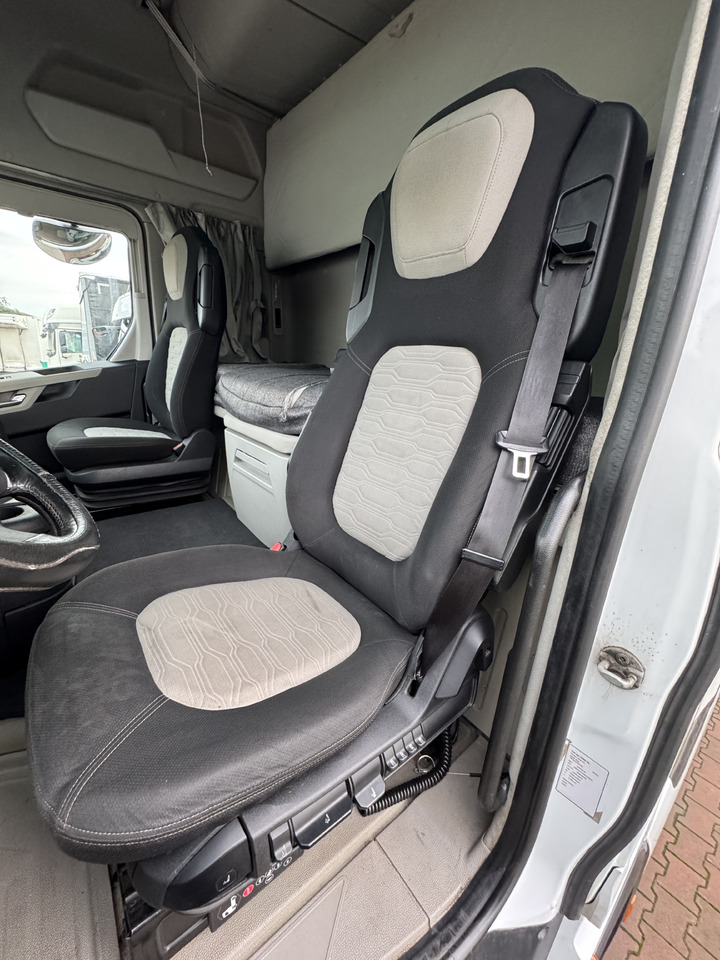 Ford F-Max 500 - Cabine et intérieur: photos 2 Ford F-Max 500 - Cabine et intérieur: photos 2