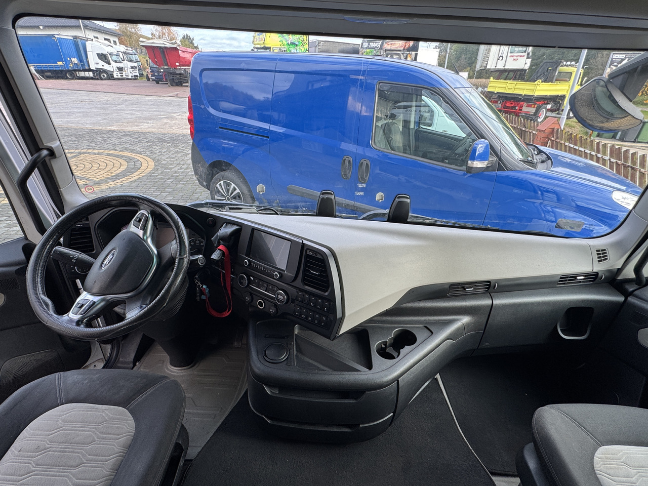 Ford F-Max 500 - Panel de instrumentos: photos 1 Ford F-Max 500 - Panel de instrumentos: photos 1