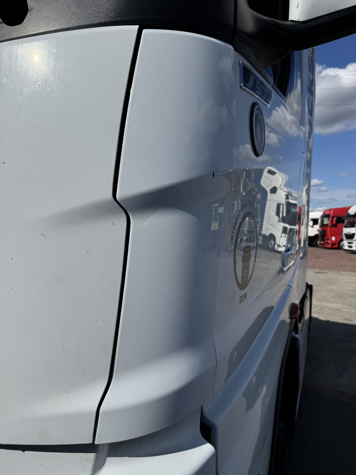 Ford F-Max - Angle de pare-chocs: photos 2 Ford F-Max - Angle de pare-chocs: photos 2