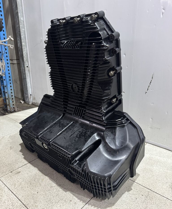 Mercedes-Benz Atego III E6 OM934 A934010XXXX Mercedes-Benz Atego III E6 OM934 - Carter pour Camion: photos 1 Mercedes-Benz Atego III E6 OM934 A934010XXXX Mercedes-Benz Atego III E6 OM934 - Carter pour Camion: photos 1