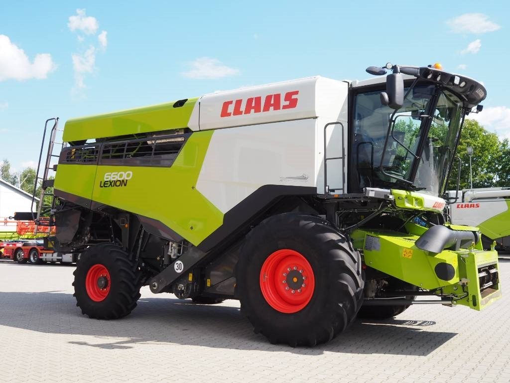 Claas Lexion 6600 + V680 - Moissonneuse-batteuse: photos 4 Claas Lexion 6600 + V680 - Moissonneuse-batteuse: photos 4