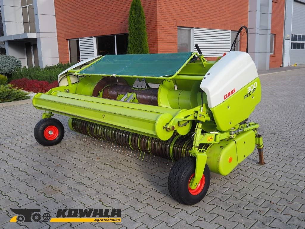 Claas PICK UP 300 HD - Accessoire aux ensileuses: photos 1 Claas PICK UP 300 HD - Accessoire aux ensileuses: photos 1