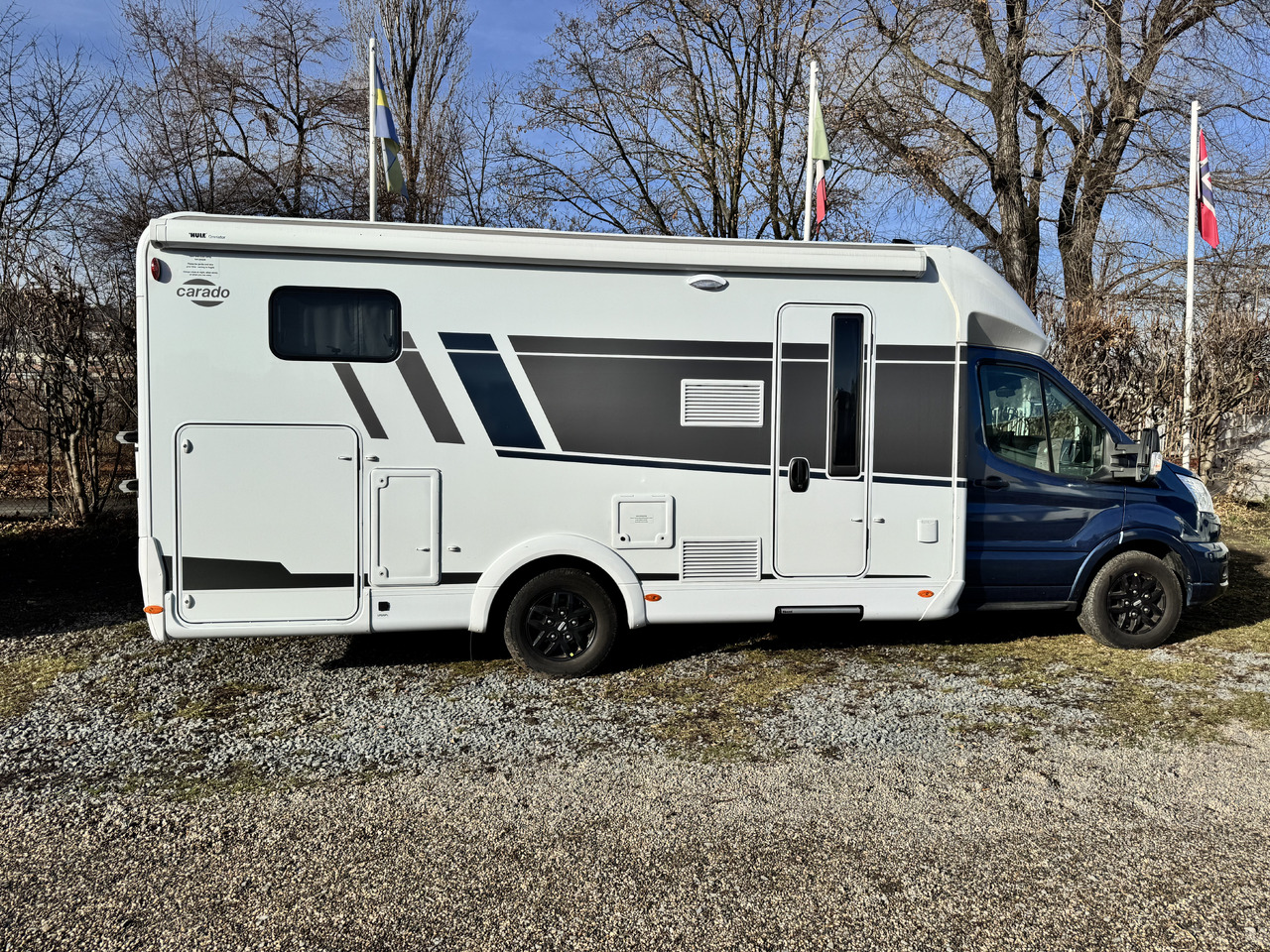 CARADO T447 pro+ , AC DOMETIC , camera, awning, radio, ALU, LPG, spare tire - Camping-car profilé: photos 4 CARADO T447 pro+ , AC DOMETIC , camera, awning, radio, ALU, LPG, spare tire - Camping-car profilé: photos 4
