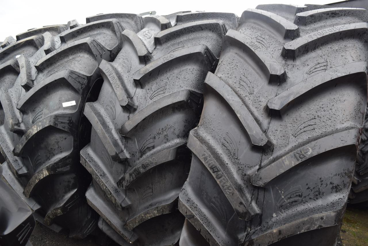 710/70R42 *GRI* - Pneu: photos 1 710/70R42 *GRI* - Pneu: photos 1