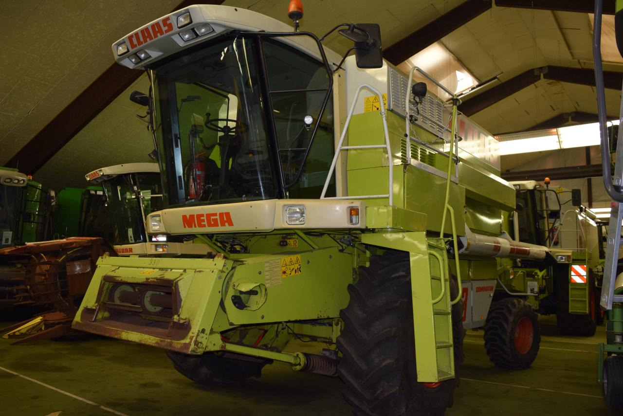 CLAAS Dominator 203 Mega - Moissonneuse-batteuse: photos 2 CLAAS Dominator 203 Mega - Moissonneuse-batteuse: photos 2