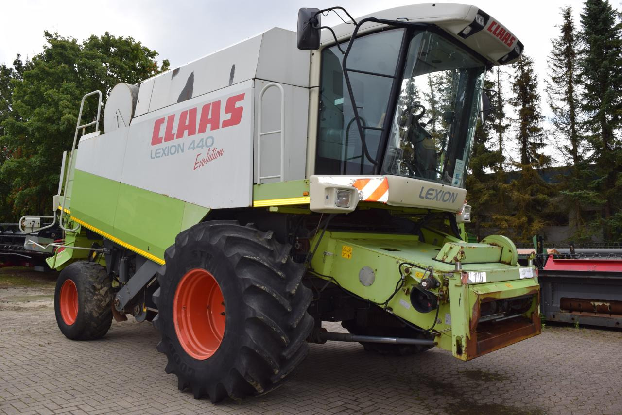 CLAAS Lexion 440 Evolution - Moissonneuse-batteuse: photos 4 CLAAS Lexion 440 Evolution - Moissonneuse-batteuse: photos 4