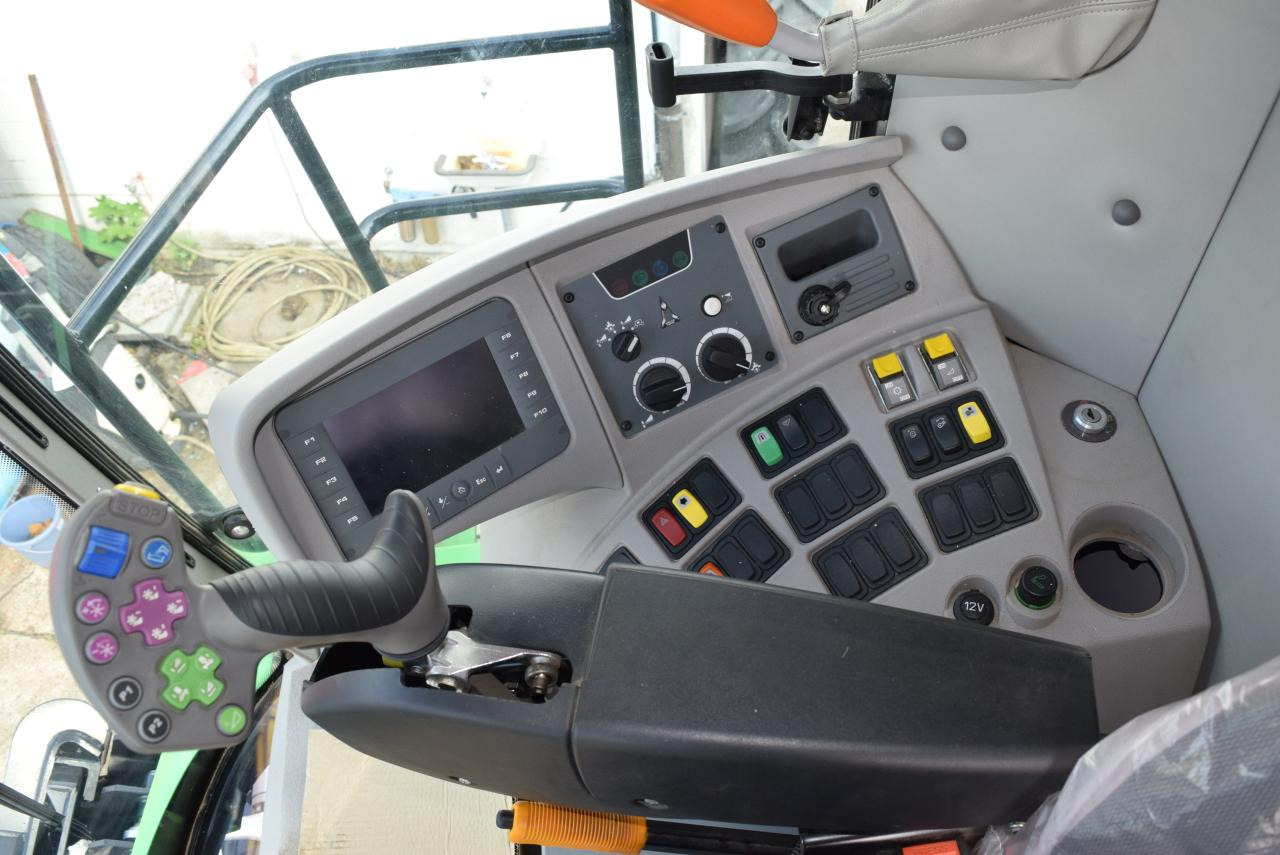 Moissonneuse-batteuse Deutz-Fahr C 7205 TS: photos 10 Moissonneuse-batteuse Deutz-Fahr C 7205 TS: photos 10