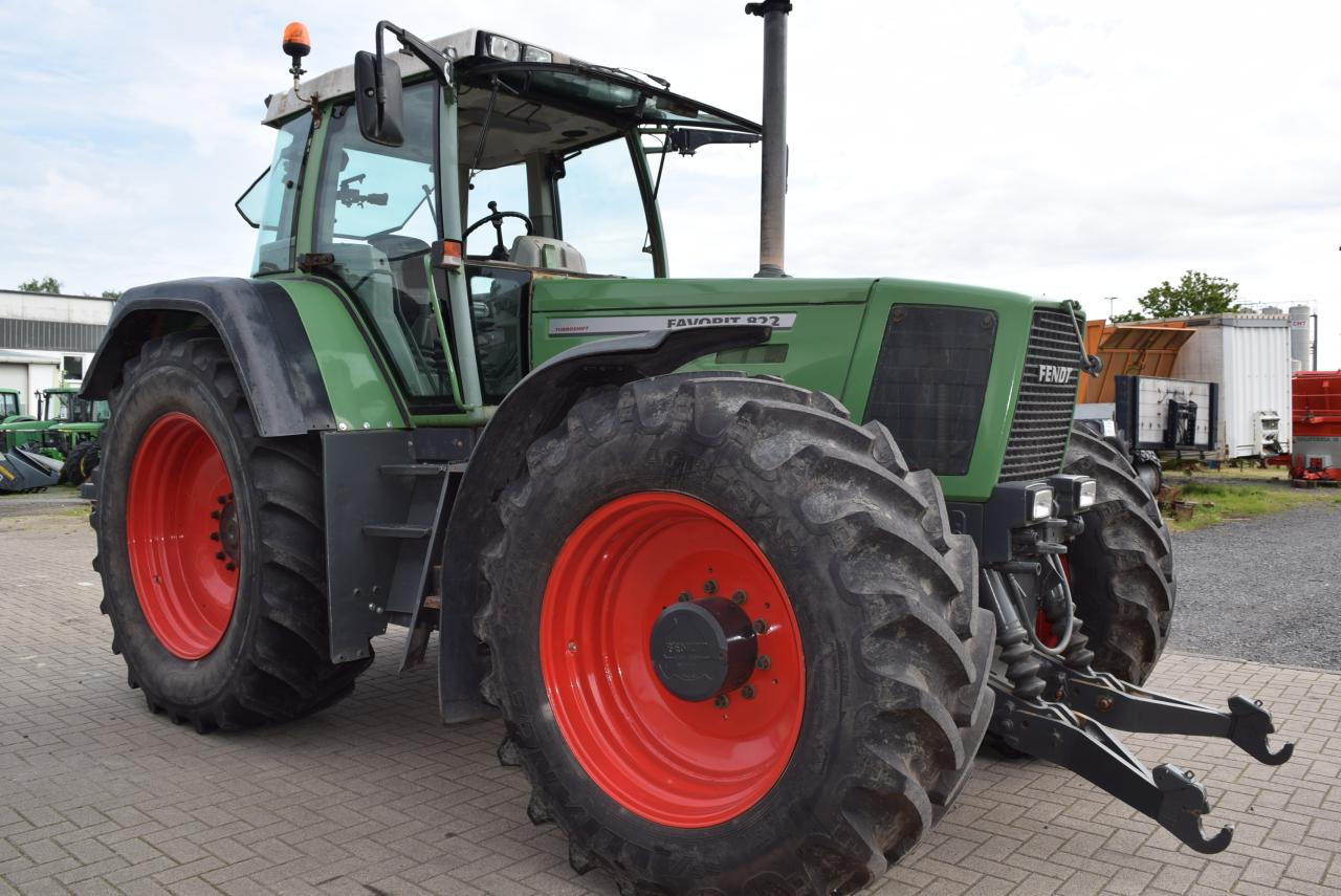 Fendt Favorit 822 - Tracteur agricole: photos 1 Fendt Favorit 822 - Tracteur agricole: photos 1