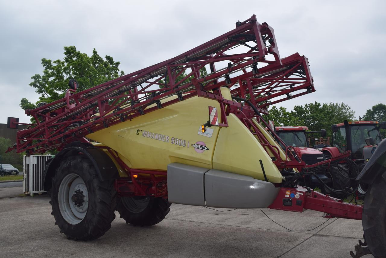 Hardi Commander 6600 i - Pulvérisateur traîné: photos 1 Hardi Commander 6600 i - Pulvérisateur traîné: photos 1
