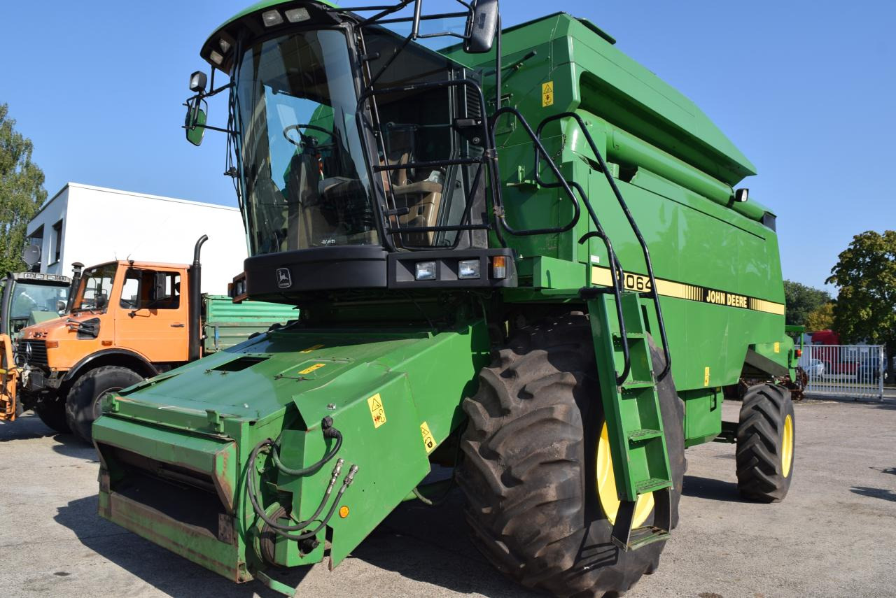 John Deere 2064 - Moissonneuse-batteuse: photos 2 John Deere 2064 - Moissonneuse-batteuse: photos 2