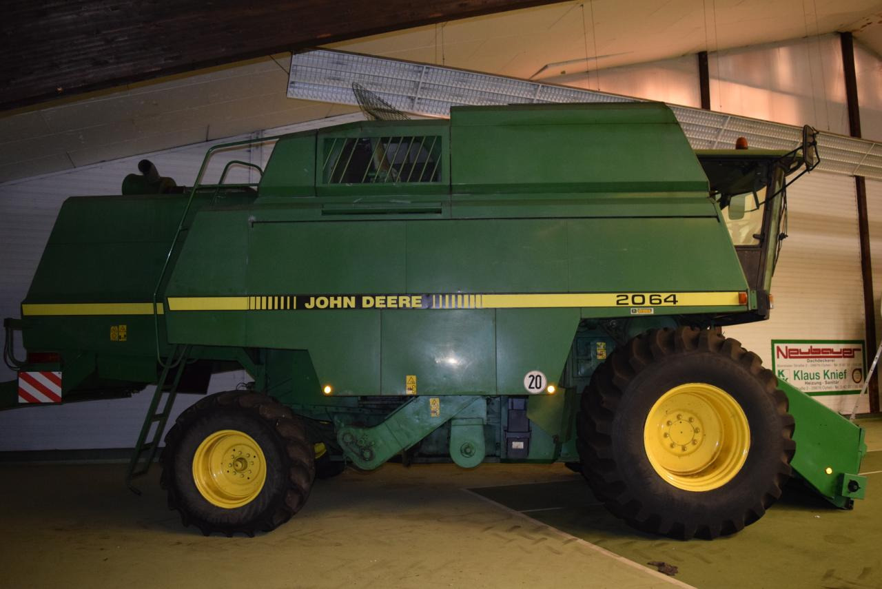 John Deere 2064 - Moissonneuse-batteuse: photos 5 John Deere 2064 - Moissonneuse-batteuse: photos 5