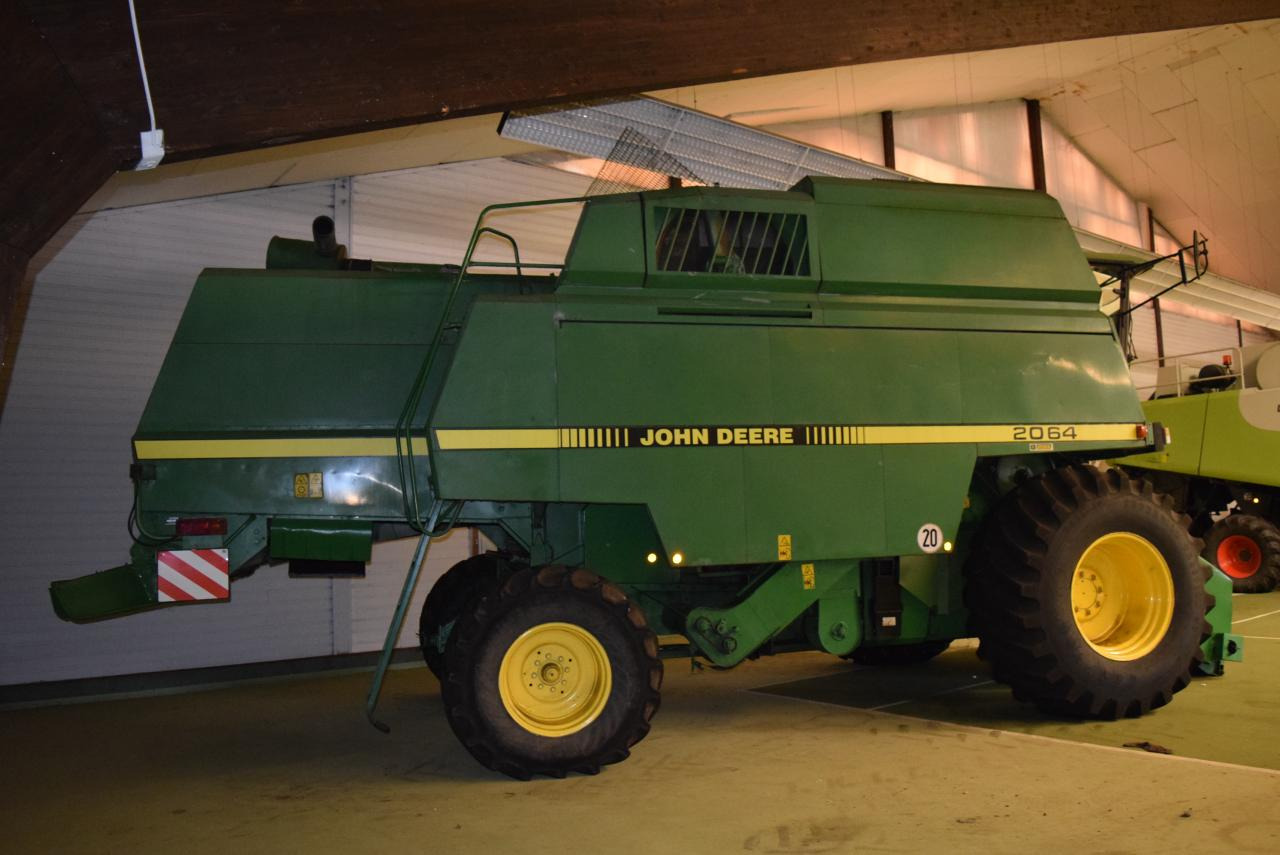 John Deere 2064 - Moissonneuse-batteuse: photos 3 John Deere 2064 - Moissonneuse-batteuse: photos 3
