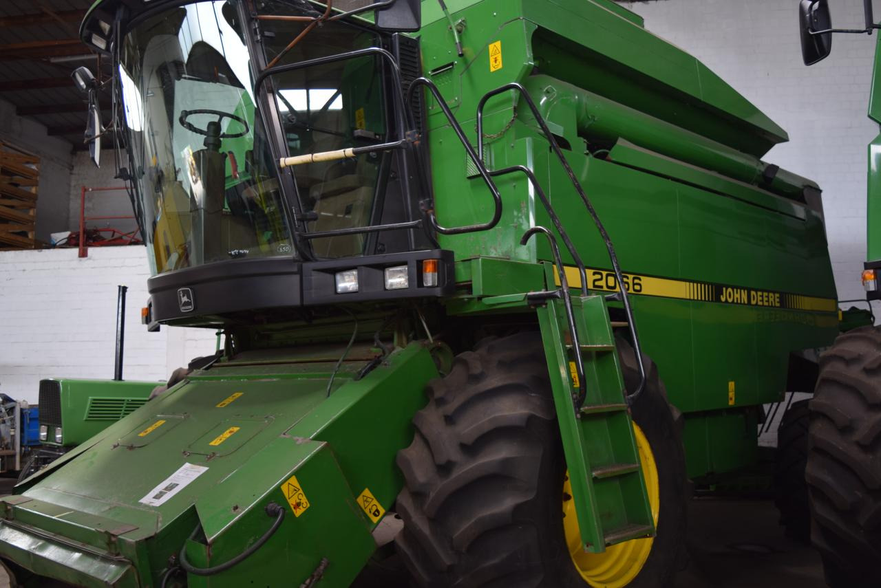 John Deere 2066 - Moissonneuse-batteuse: photos 1 John Deere 2066 - Moissonneuse-batteuse: photos 1