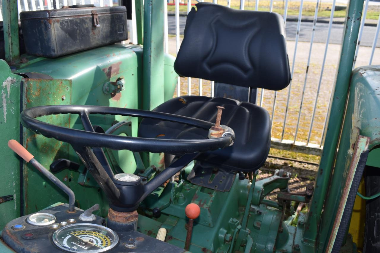 John Deere 2130 - Tracteur agricole: photos 5 John Deere 2130 - Tracteur agricole: photos 5