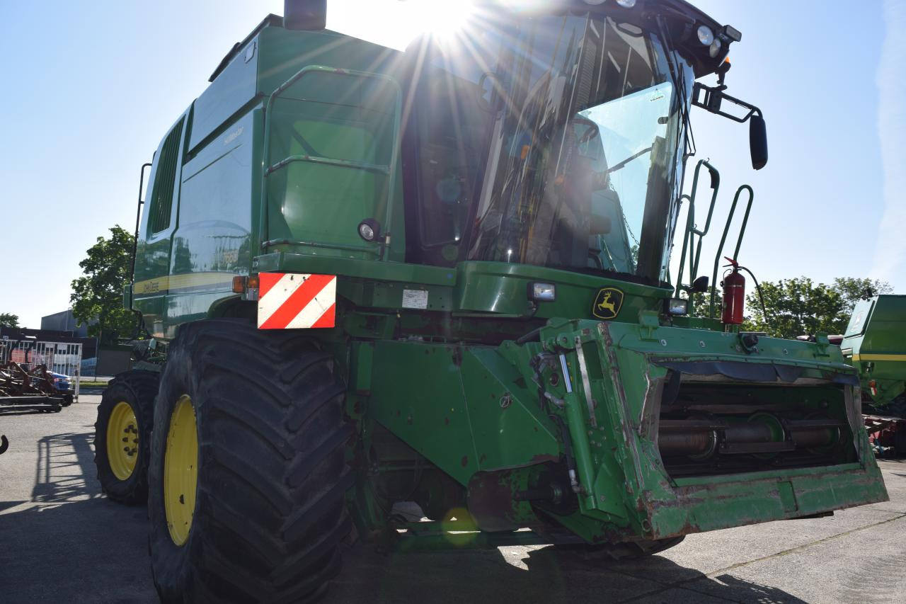 John Deere T 660 HM - Moissonneuse-batteuse: photos 3 John Deere T 660 HM - Moissonneuse-batteuse: photos 3