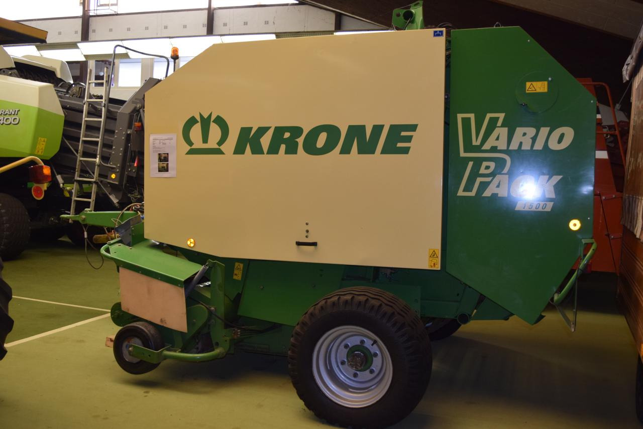 Krone Vario Pack 1500 - Presse à balles rondes: photos 2 Krone Vario Pack 1500 - Presse à balles rondes: photos 2