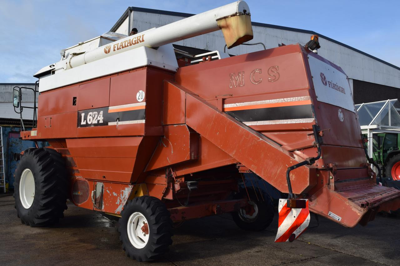 Laverda L624 - Moissonneuse-batteuse: photos 5 Laverda L624 - Moissonneuse-batteuse: photos 5