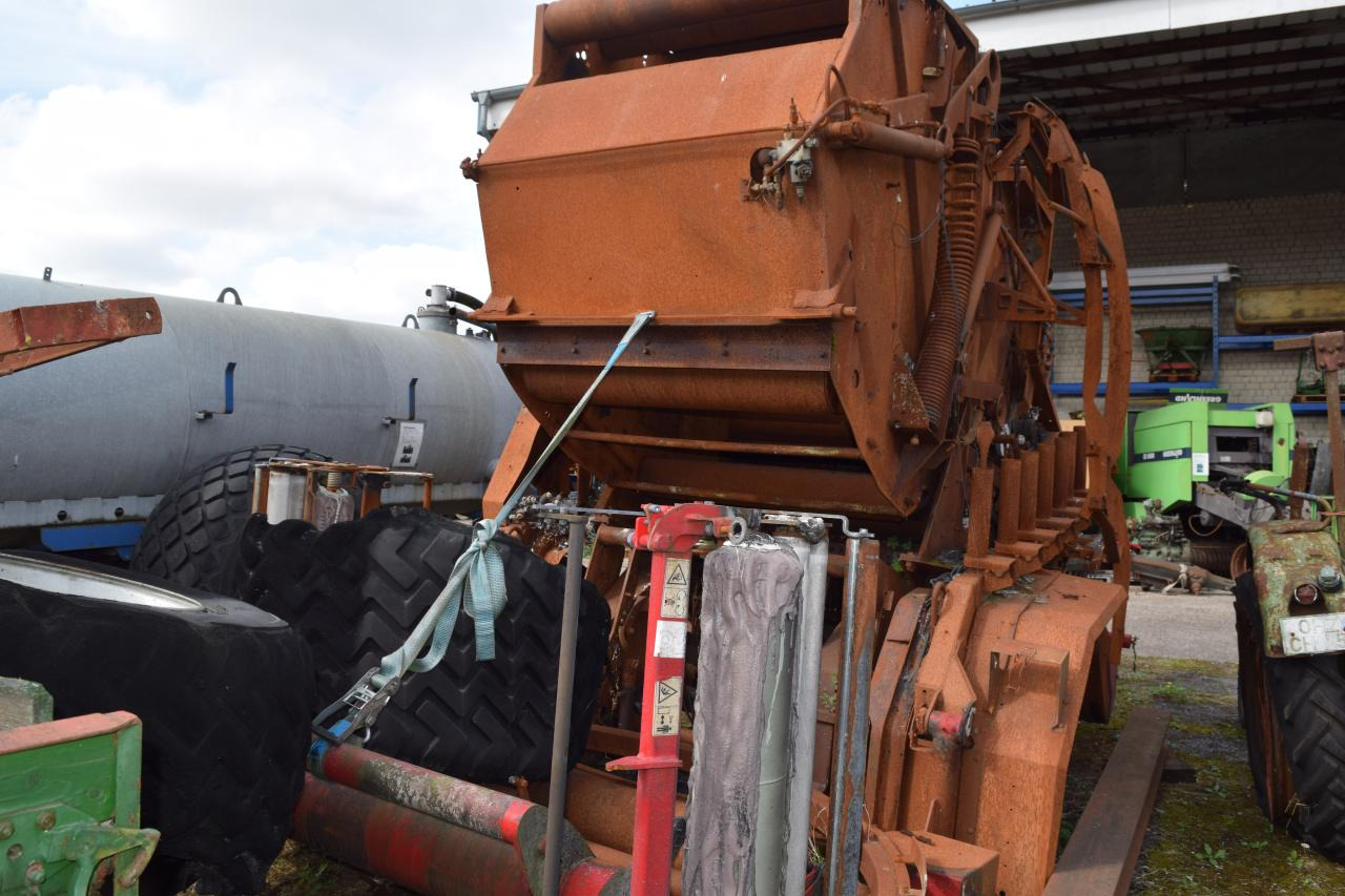 Lely Welger *zur Teileverwertung* - Presse à balles rondes: photos 4 Lely Welger *zur Teileverwertung* - Presse à balles rondes: photos 4